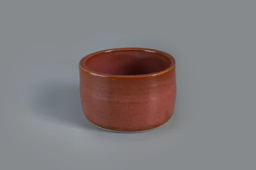 Simple orange pot